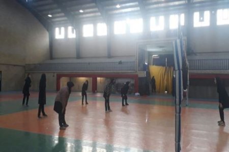 برگزاری مسابقه دوستانه والیبال بین مدارس دخترانه متوسطه اول واحد ۱ و ۲